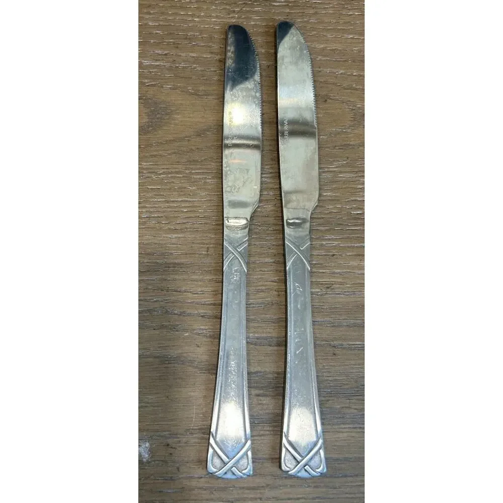 Lot of 2 Farberware MADELINE Dinner‎ Knives Stainless 9” Knife Flatware